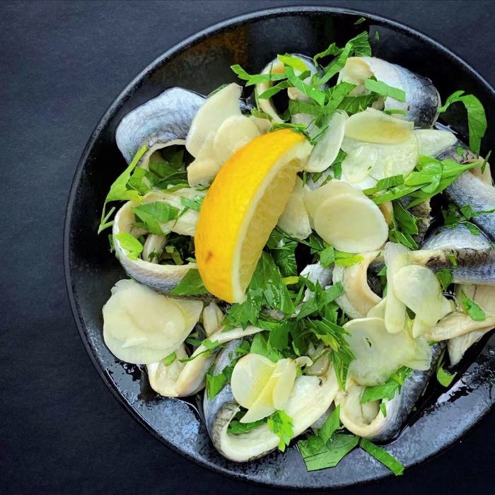 Best fresh salad bowl cafés inside Frankfurt